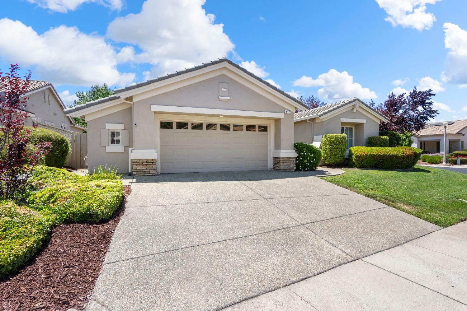 Property Photo: 812 Glacier Point Court CA 95648