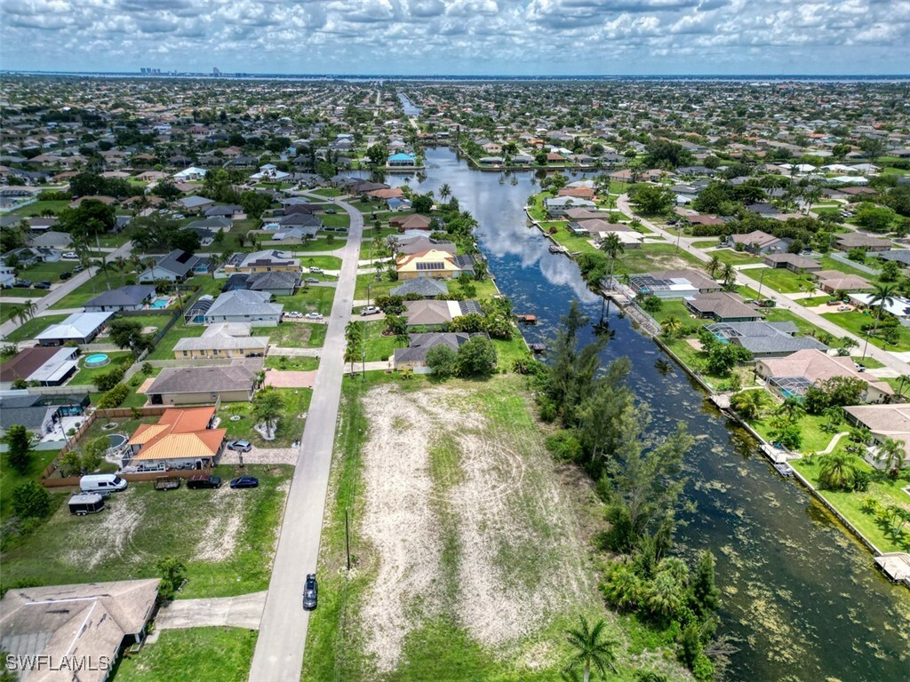 Property Photo: 408 SE 16th Terrace FL 33990