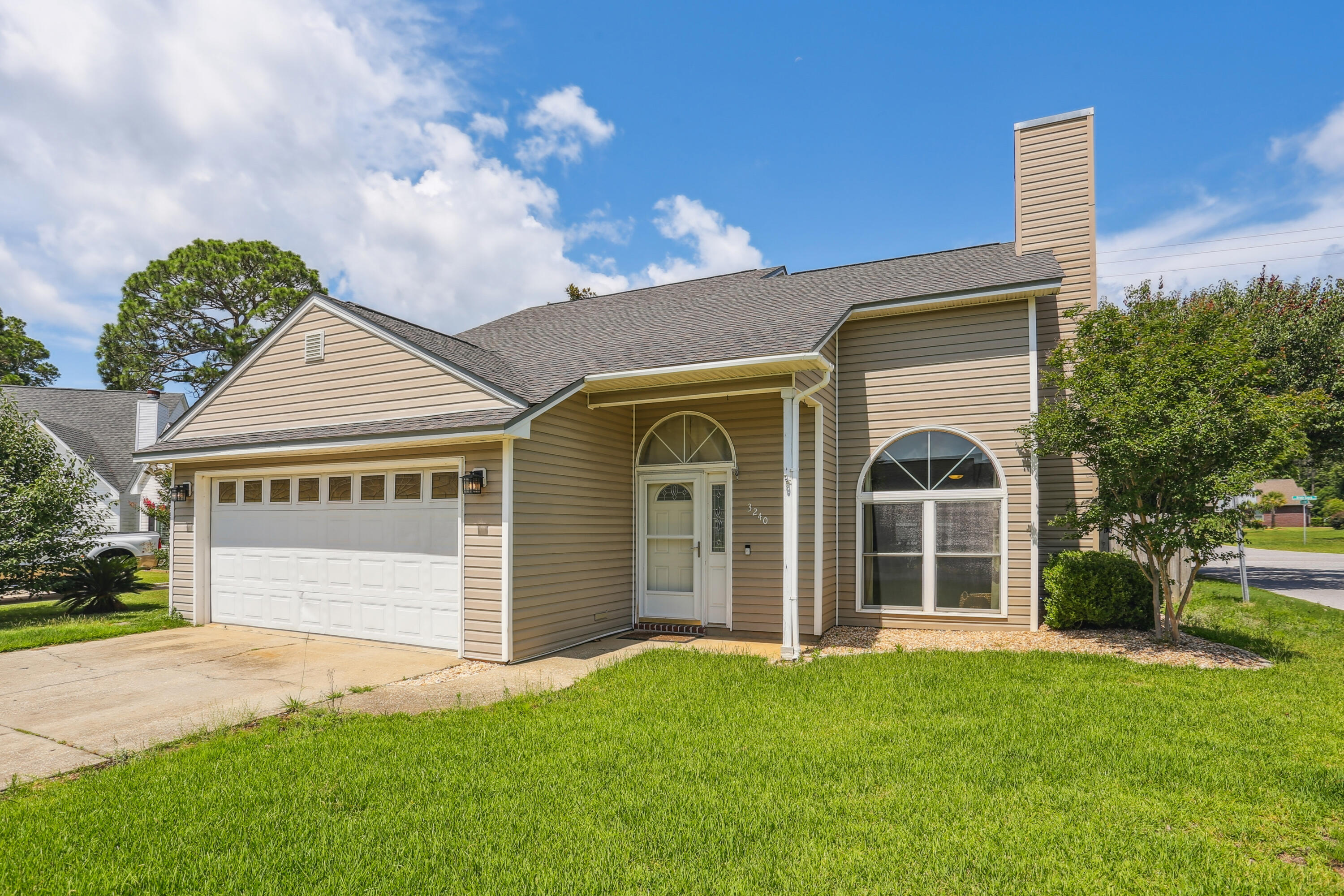 Property Photo:  3240 Birdseye Circle  FL 32563 