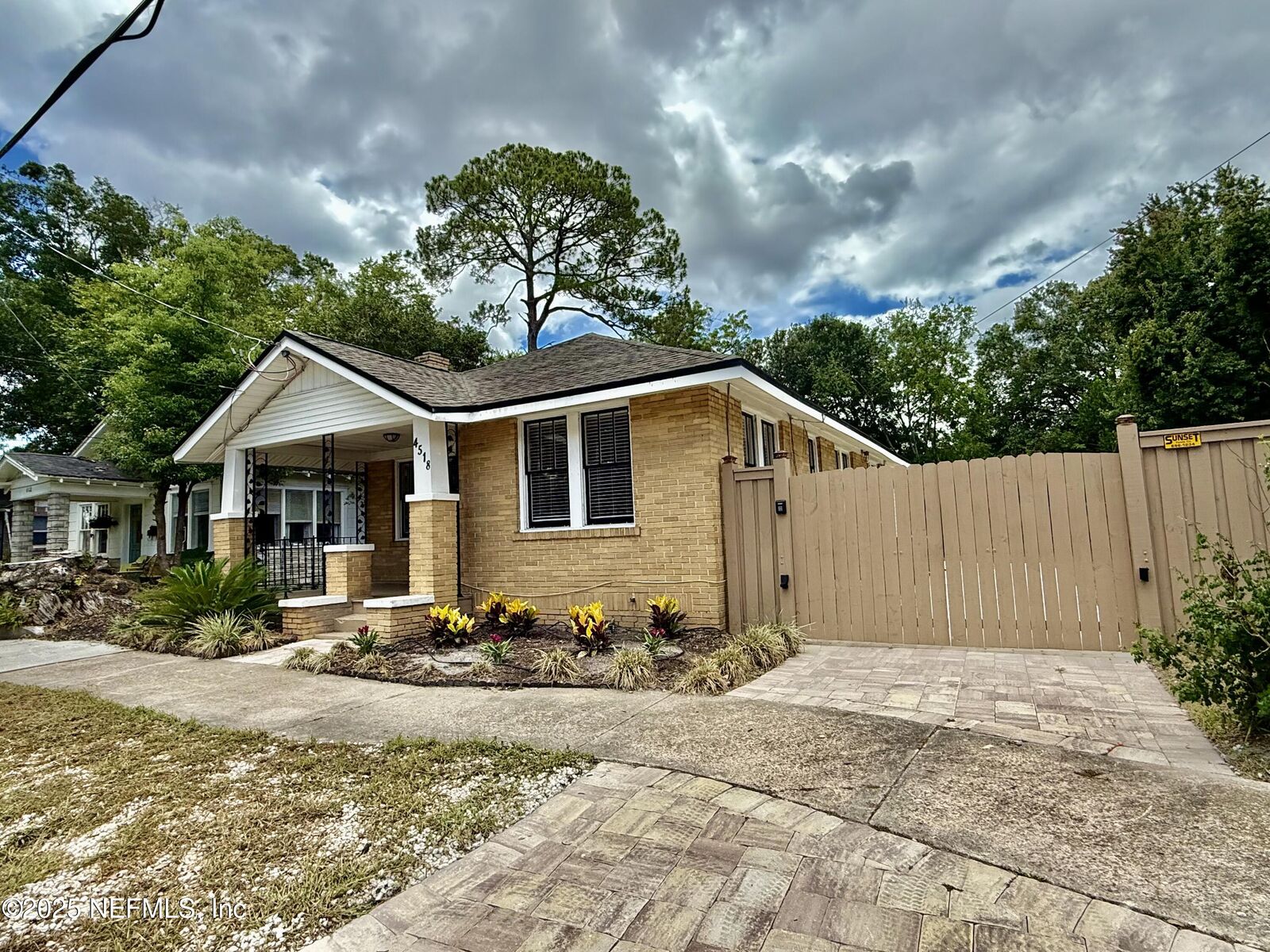 Property Photo:  4518 Astral Street  FL 32205 