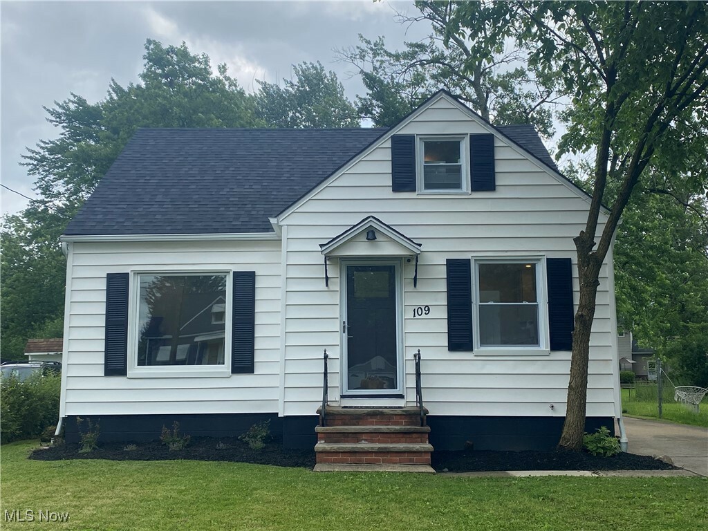 Property Photo: 109 Avalon Avenue OH 44146
