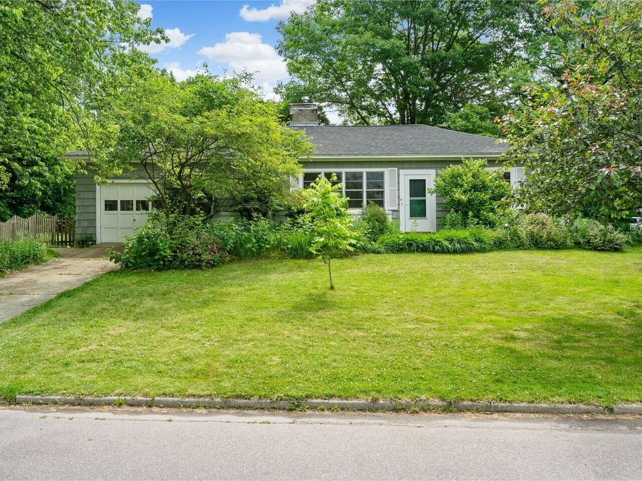 Property Photo: 10 Crescent Road VT 05401