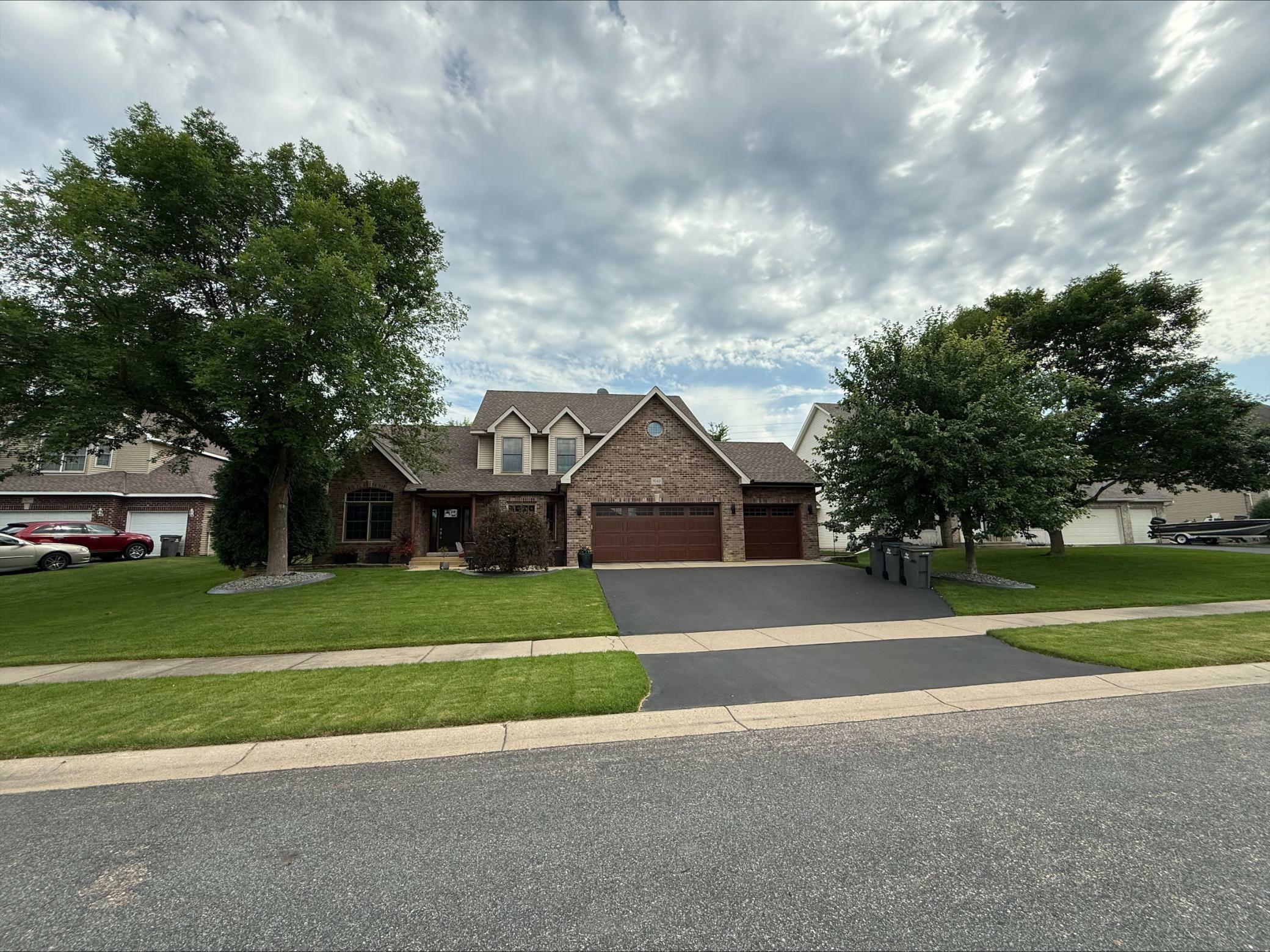 Property Photo: 9243 Hillsboro Way MN 55378