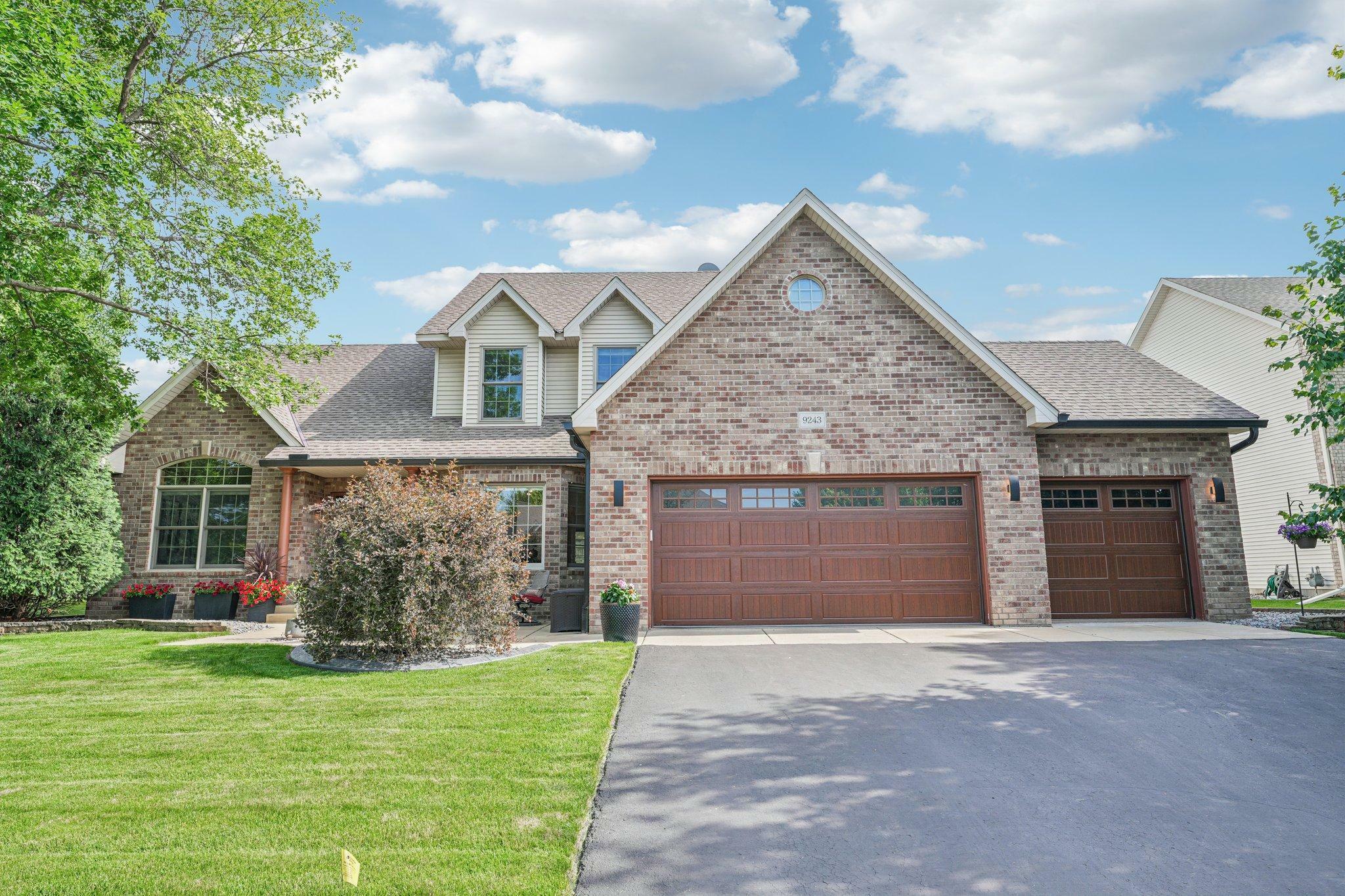 Property Photo: 9243 Hillsboro Way MN 55378