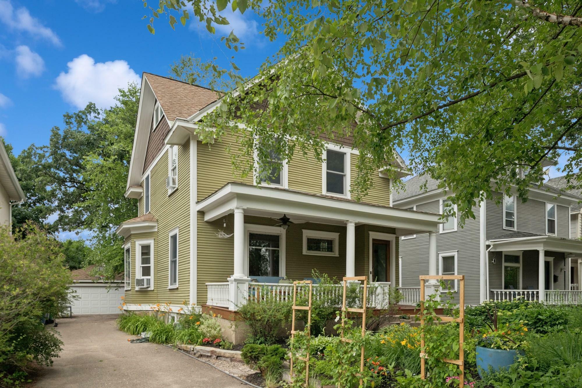 Property Photo: 4440 Xerxes Avenue S MN 55410