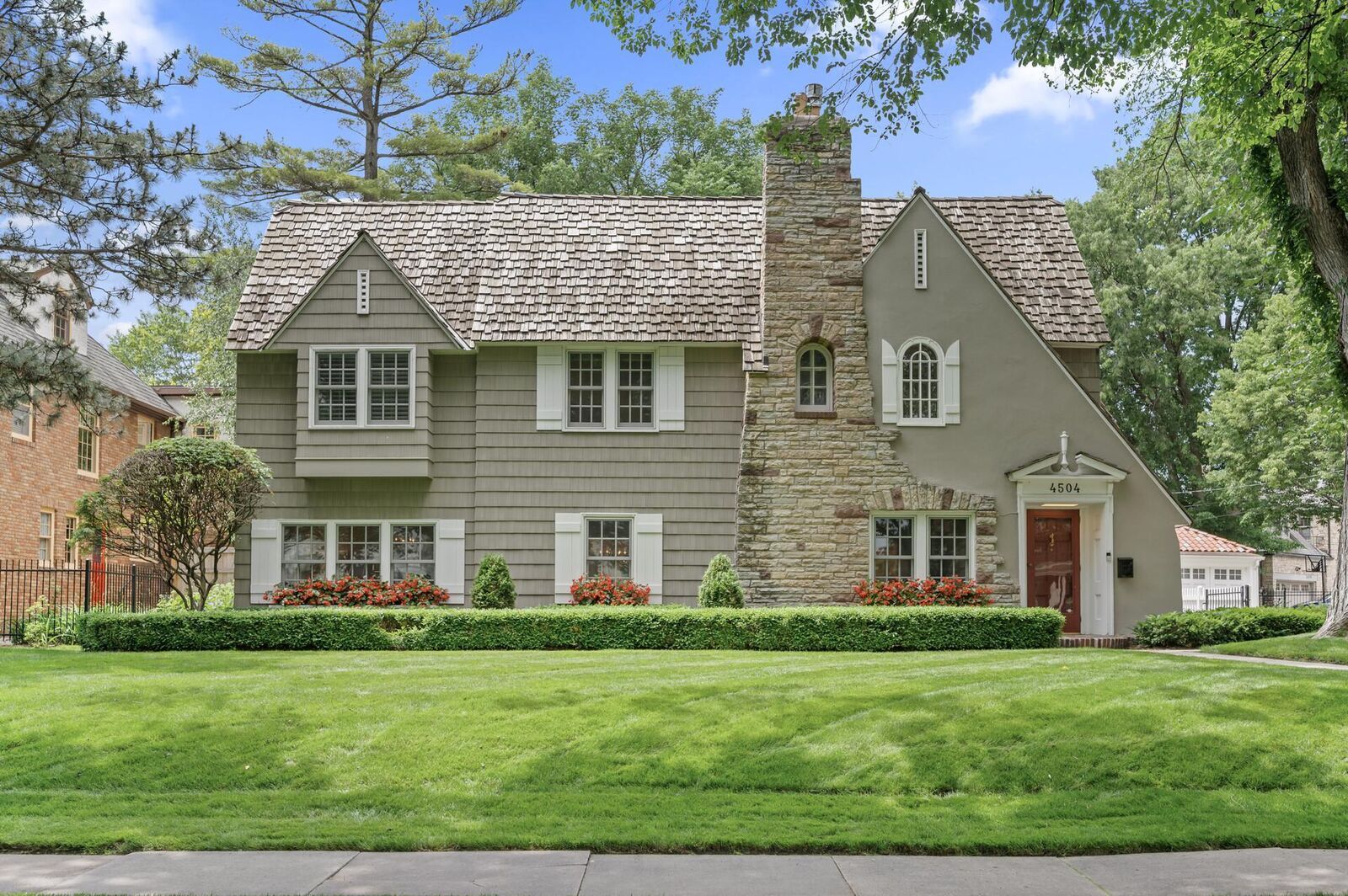 Property Photo: 4504 Wooddale Avenue MN 55424
