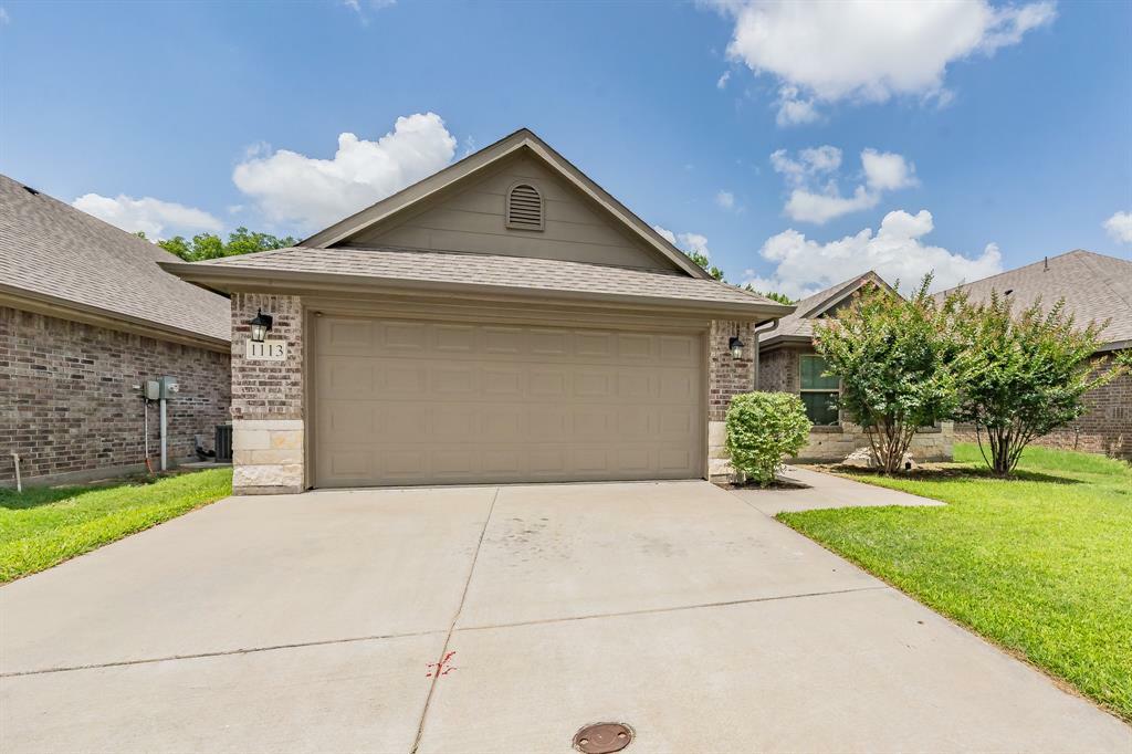 Property Photo: 1113 Vintage Avenue TX 76240
