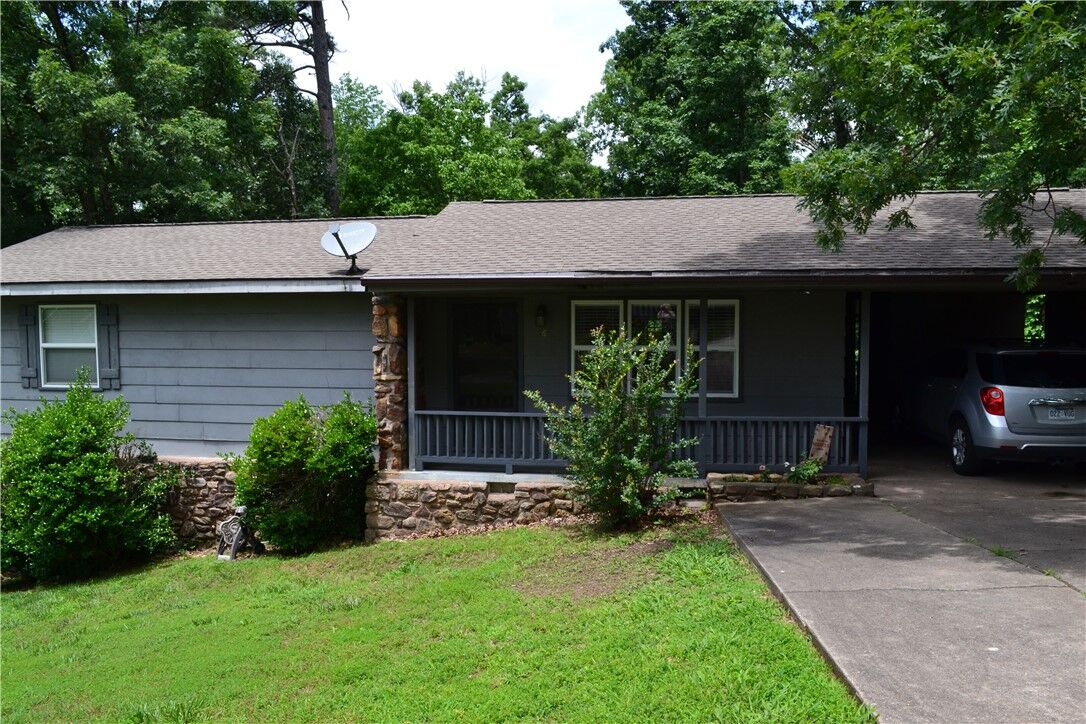 Property Photo:  6 Hampstead Lane  AR 72714 