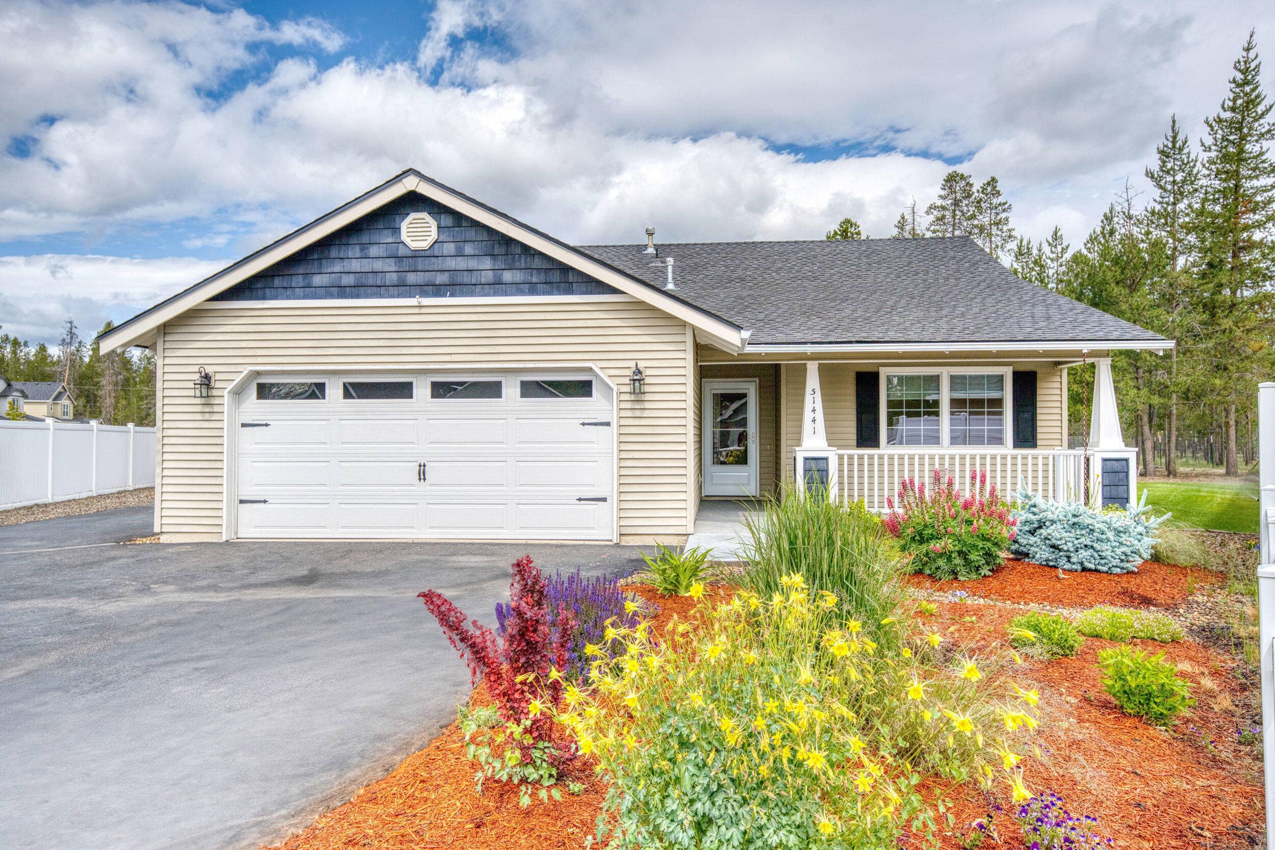 Property Photo:  51441 Mac Court  OR 97739 
