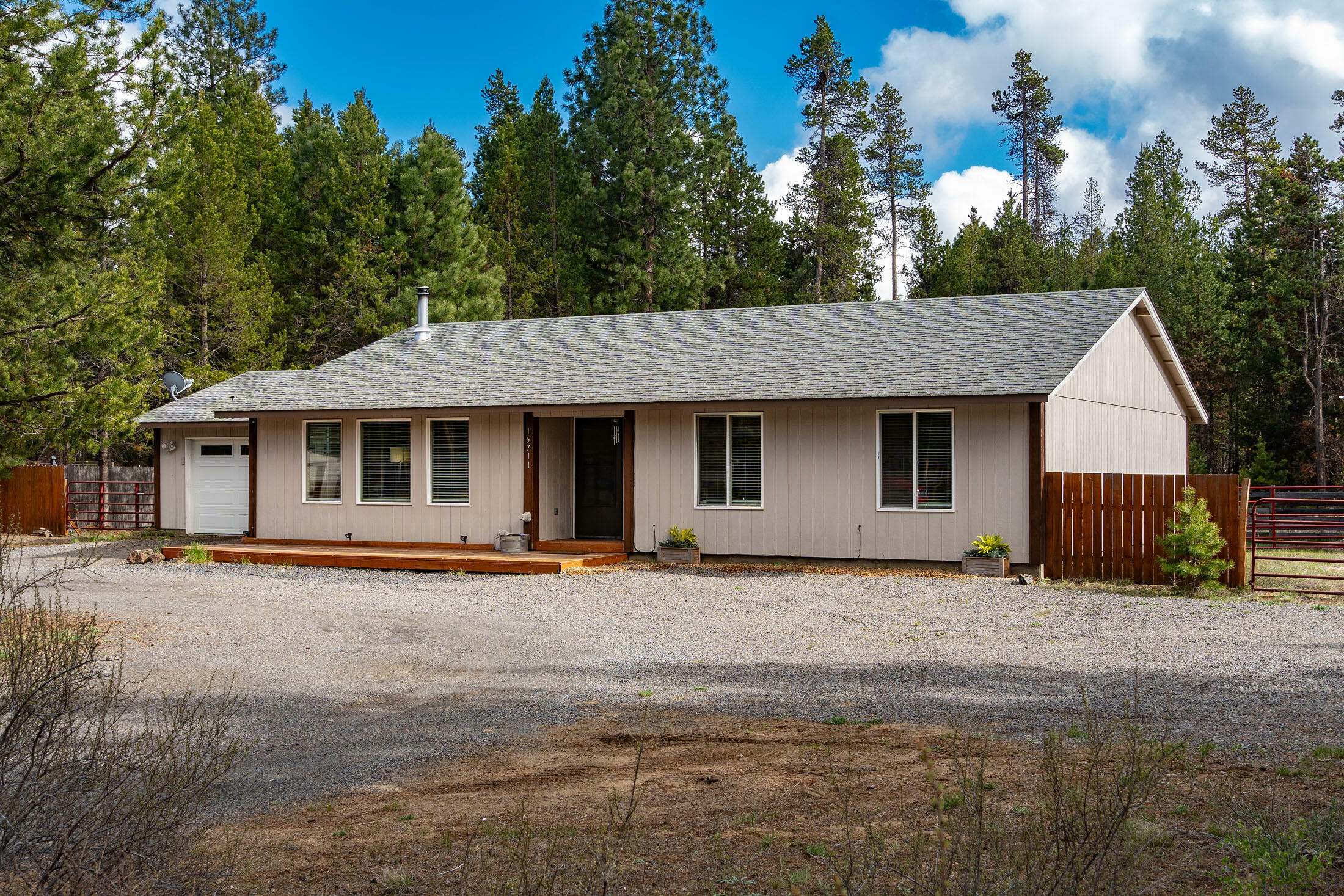 Property Photo: 15711 Park Drive OR 97739