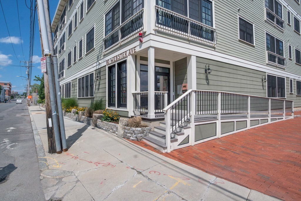 Property Photo:  80 Webster Ave. 3D  MA 02143 