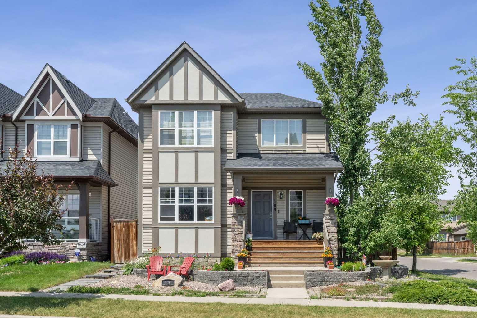 Property Photo: 109 Elgin Meadows Manor SE AB T2Z 0M5