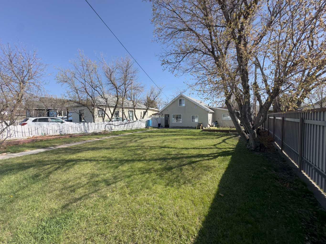 Property Photo: 416 21 Street AB T0L 0Z0