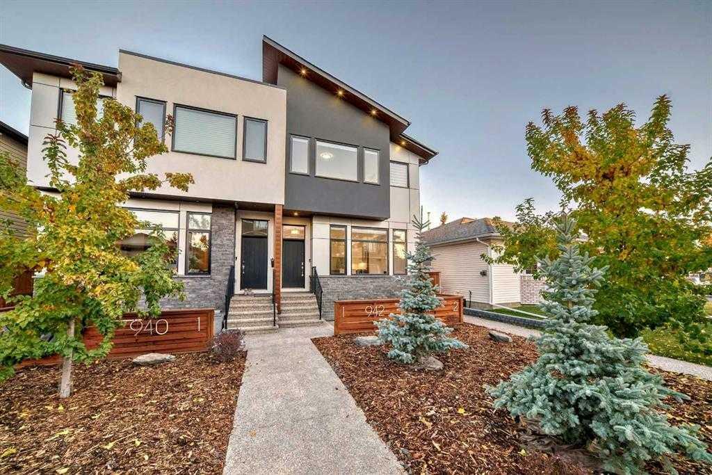 Property Photo:  940 38th Street SW Unit 2  AB T3C 1T3 