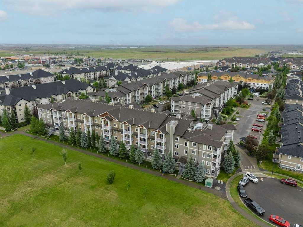 Property Photo: 115 Prestwick Villas SE 3305 AB T2Z 0M7