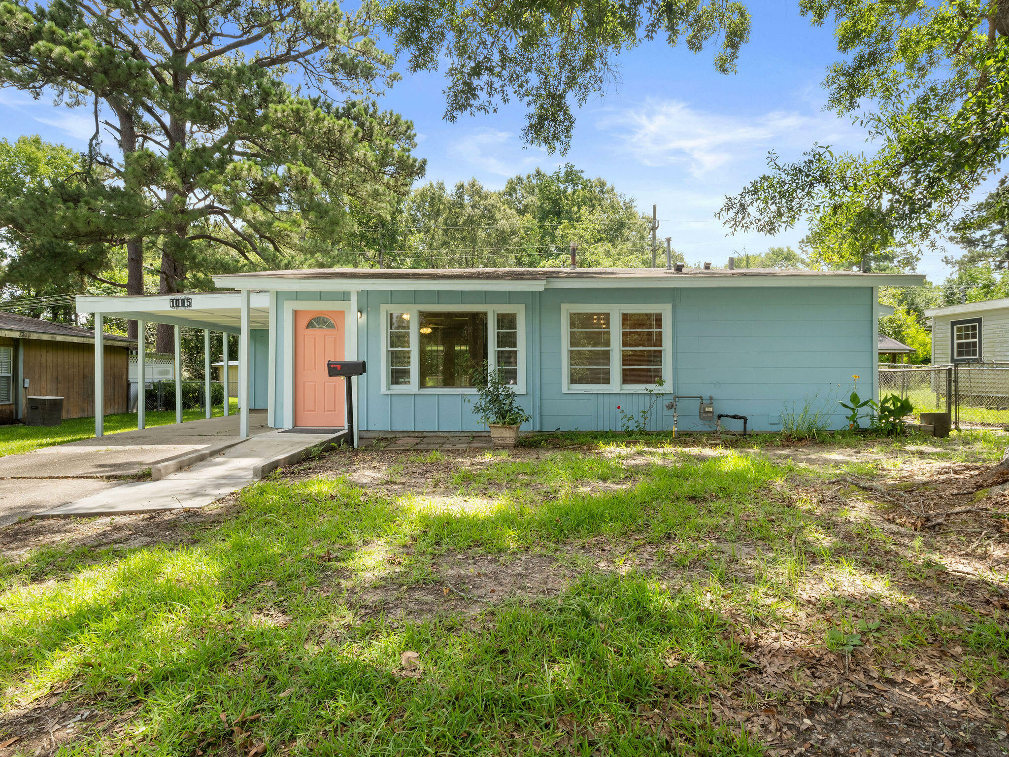 Property Photo: 1005 Anderson Dr LA 71446