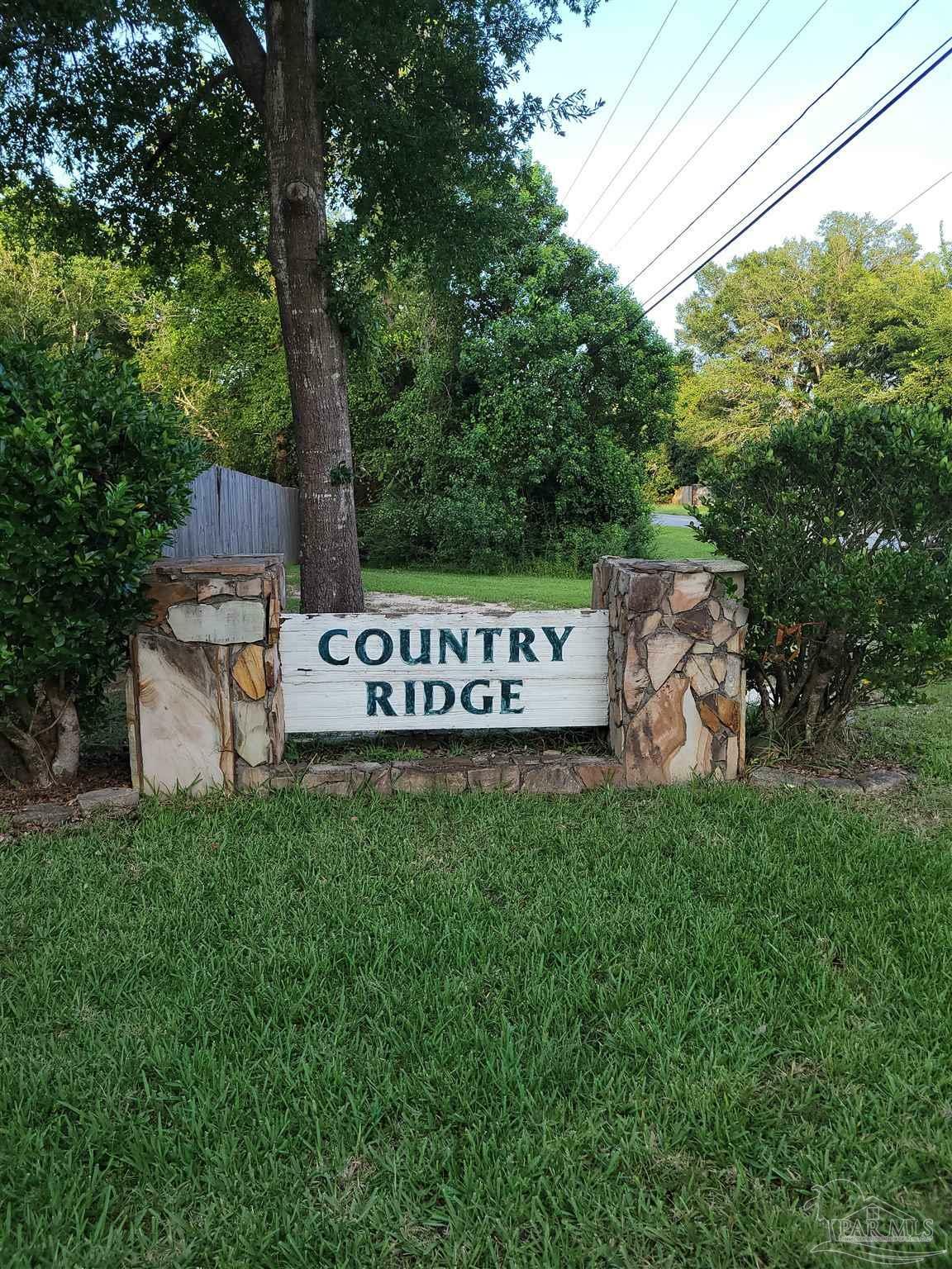 Property Photo: 10410 Waterford Dr FL 32514