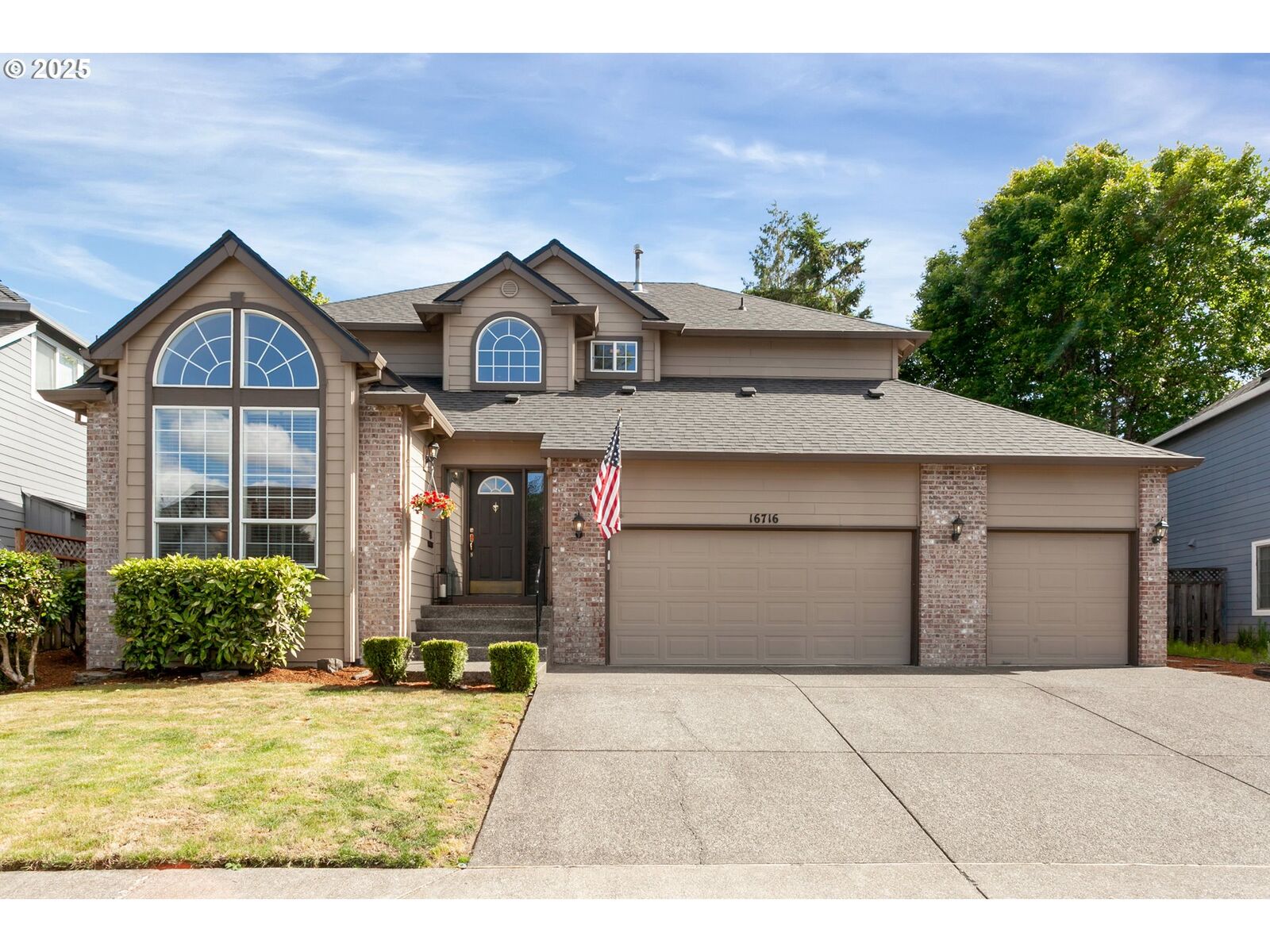 Property Photo:  16716 NW Paddington Dr  OR 97006 
