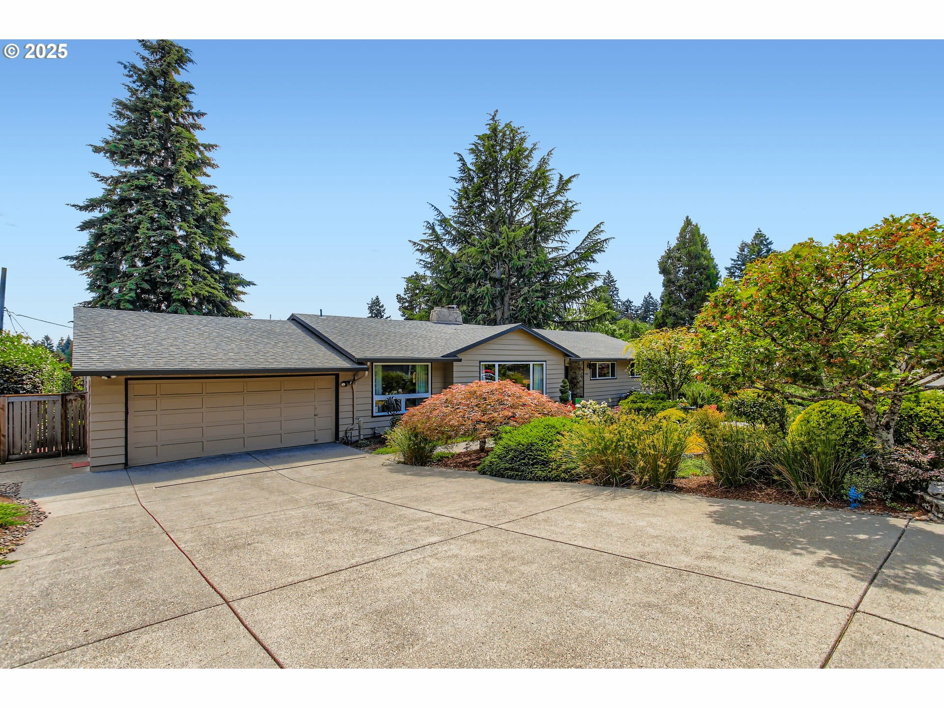Property Photo:  7145 SW Gable Pkwy  OR 97225 