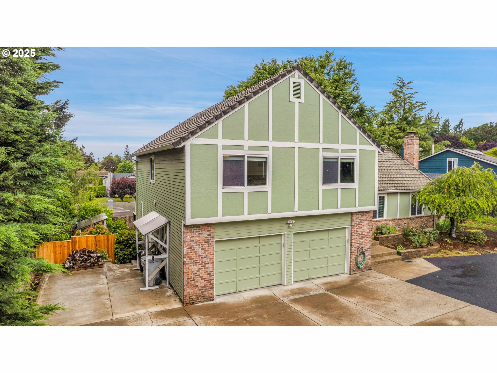 Property Photo: 12143 SE Niklas Ln OR 97086
