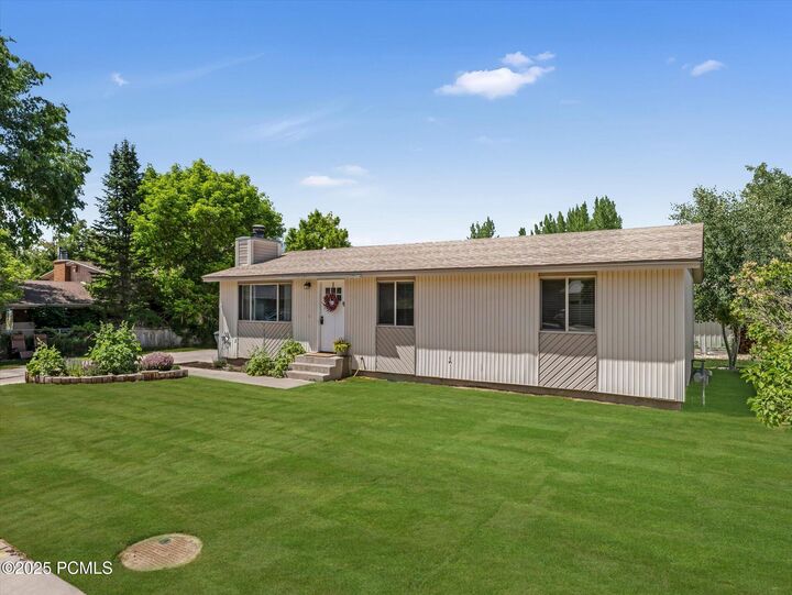 Property Photo:  155 Hawthorne Drive  UT 84036 