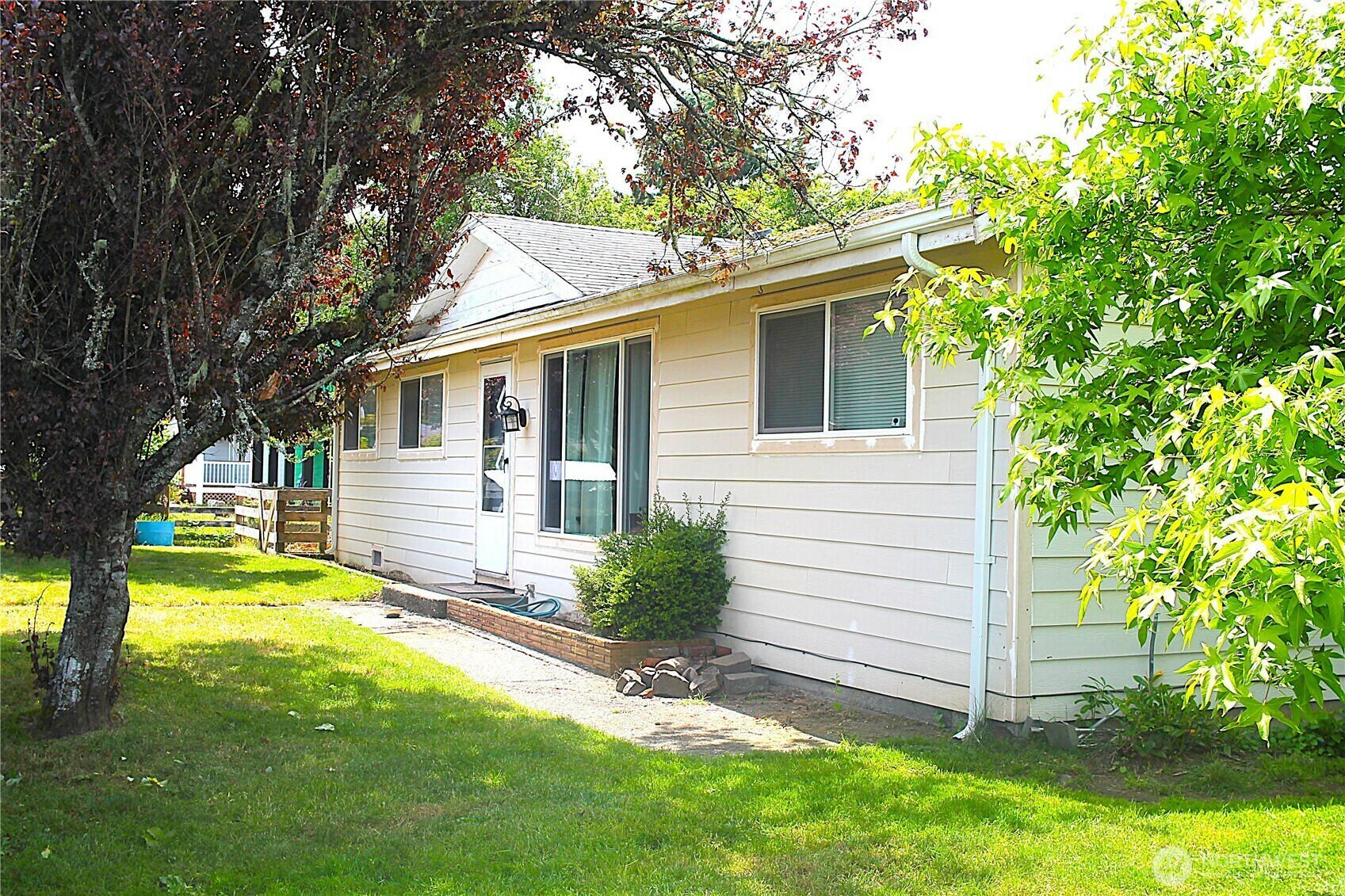 Property Photo: 703 S Broadway Street WA 98595