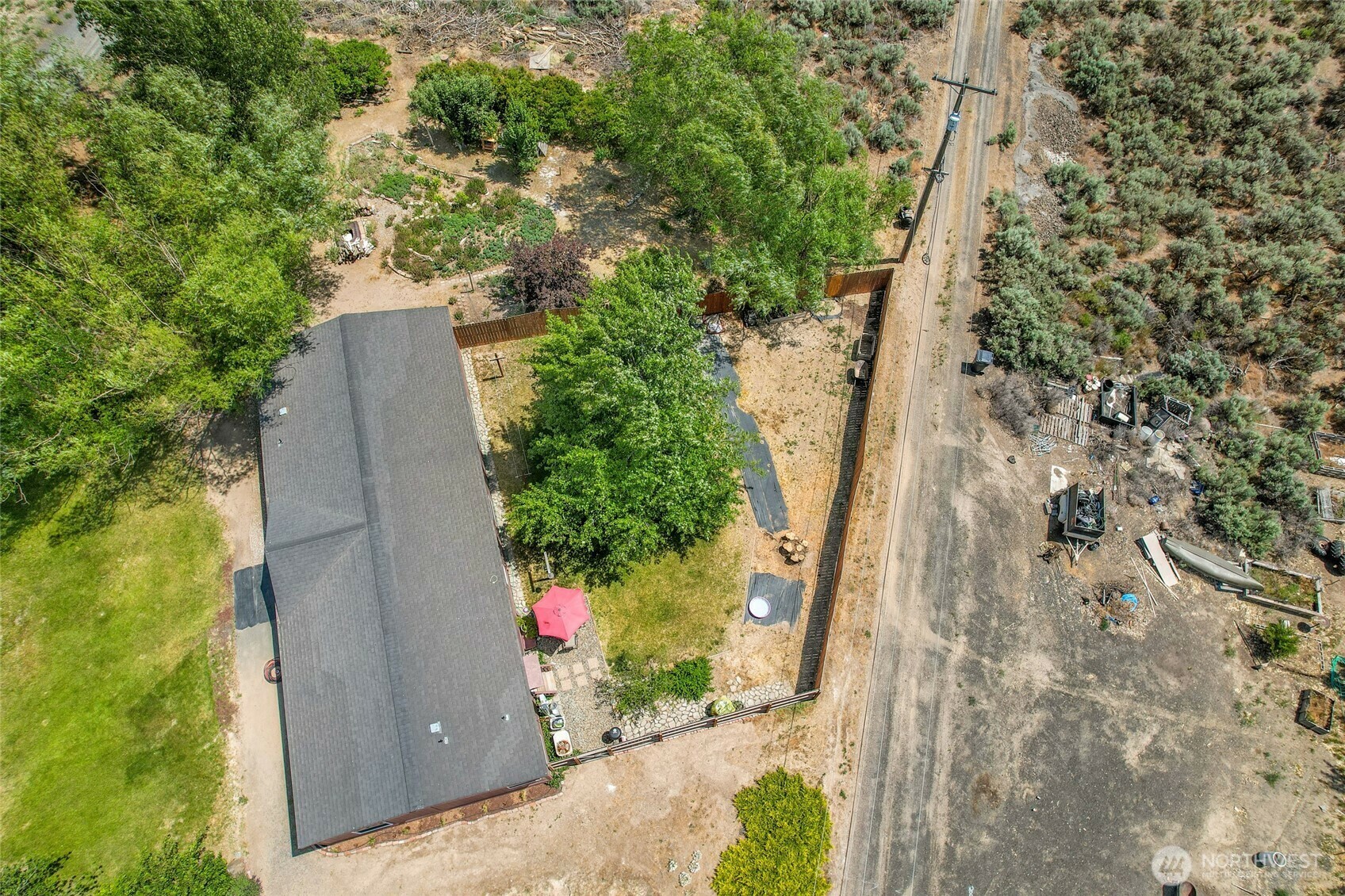 Property Photo:  101 E 8th Street  WA 99341 