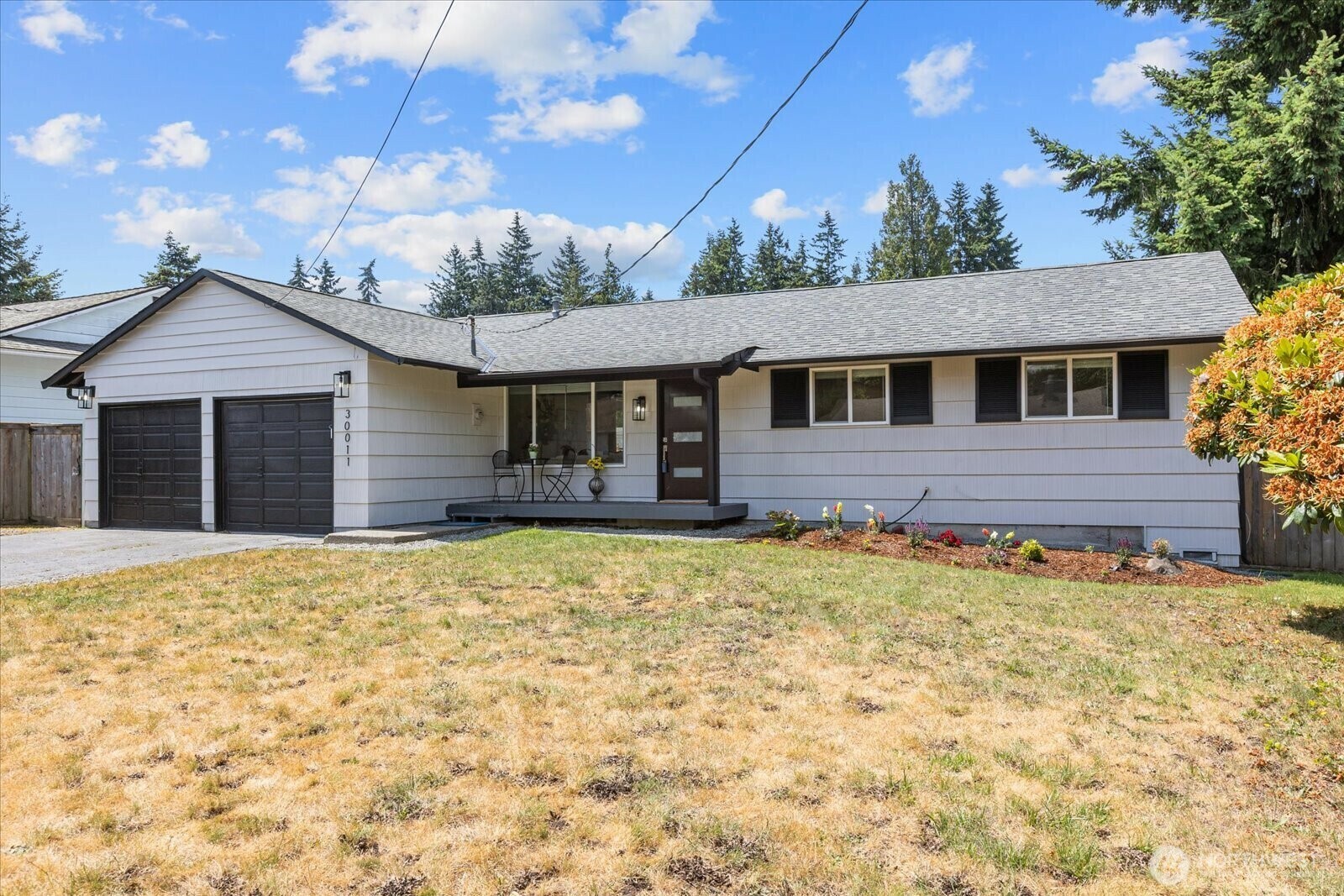 Property Photo: 30011 5th Avenue SW WA 98023
