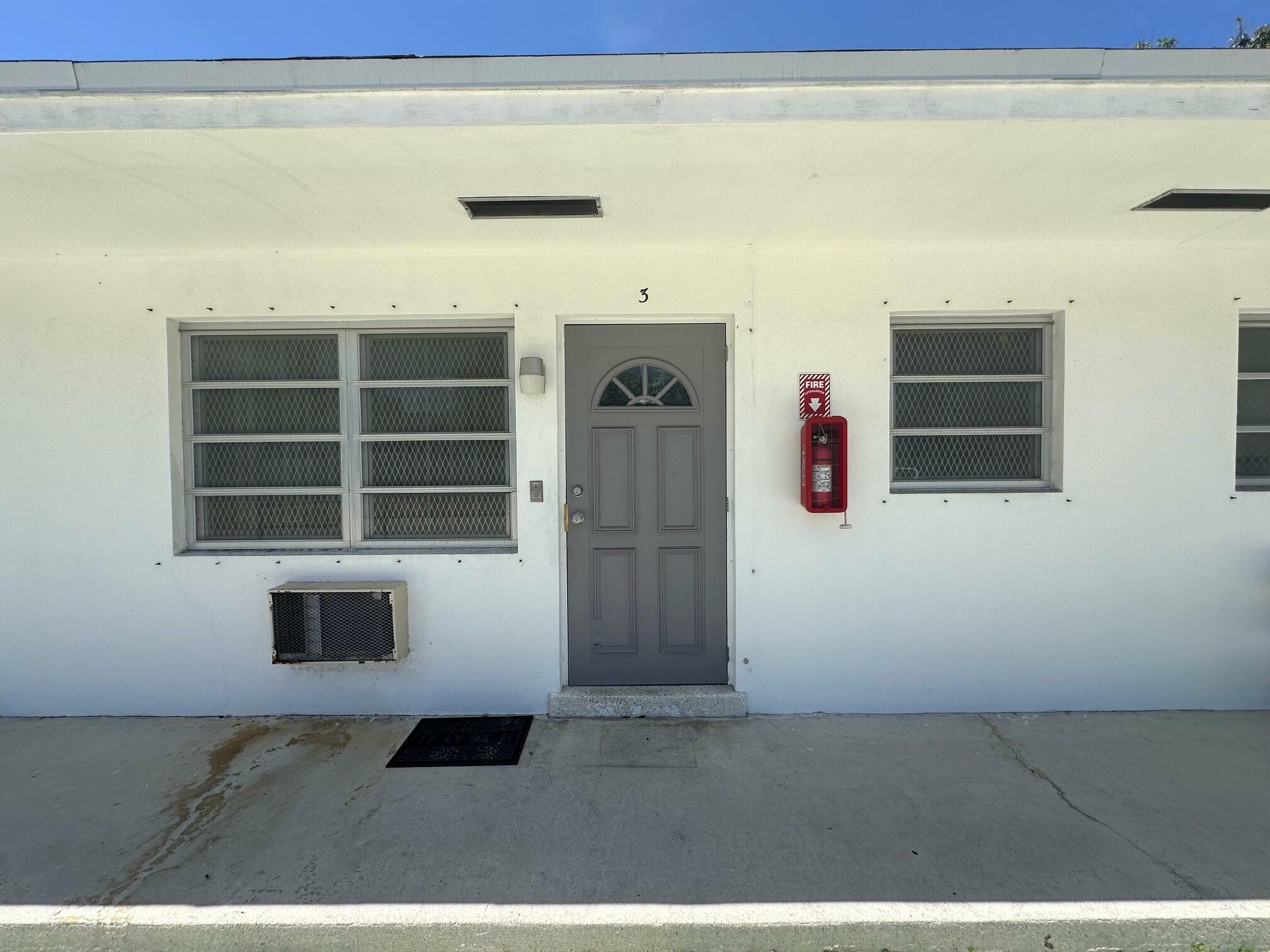 Property Photo: 932 S B Street 3 FL 33460