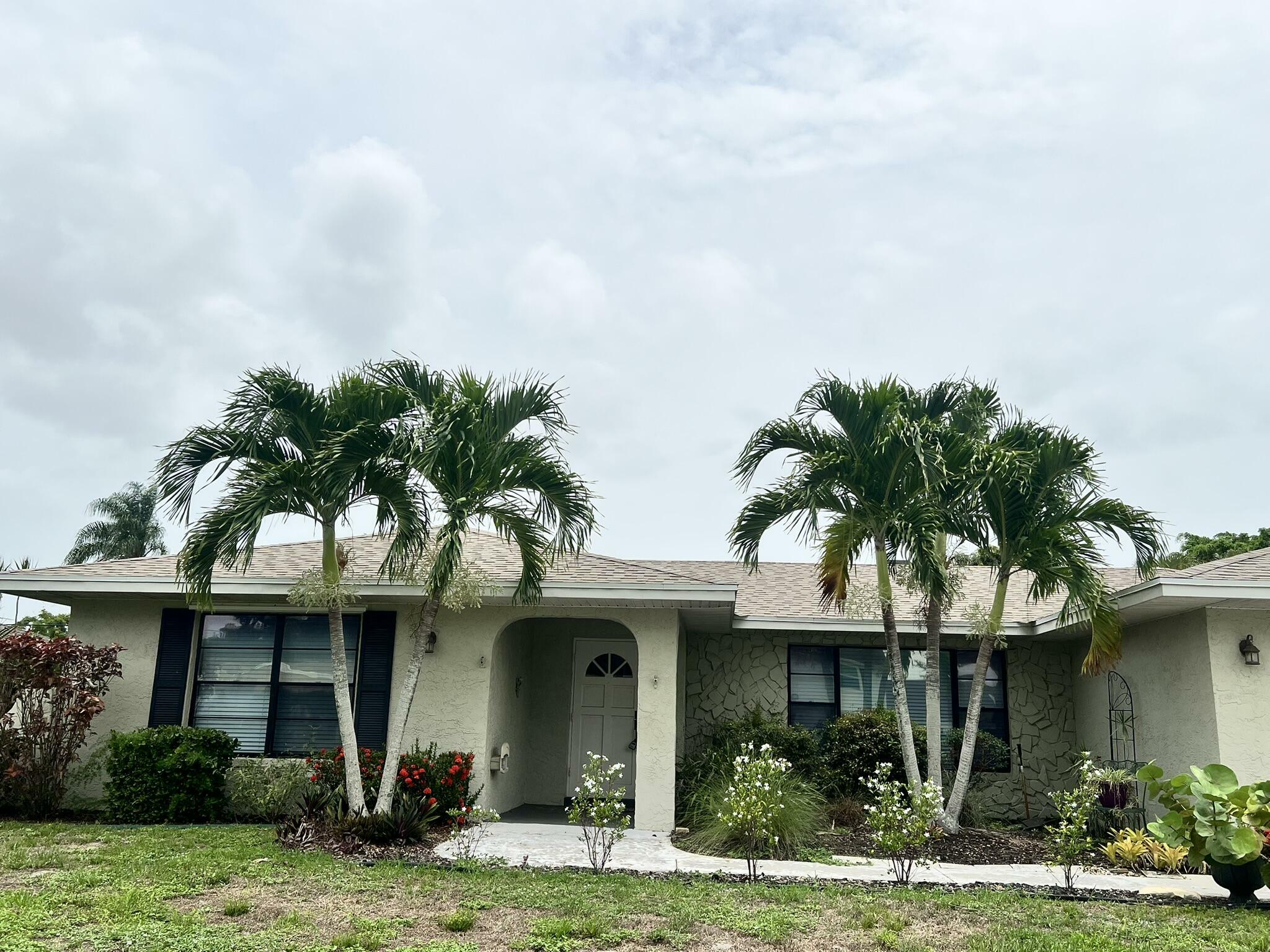 Property Photo: 1240 SE Palm Beach Road FL 34952