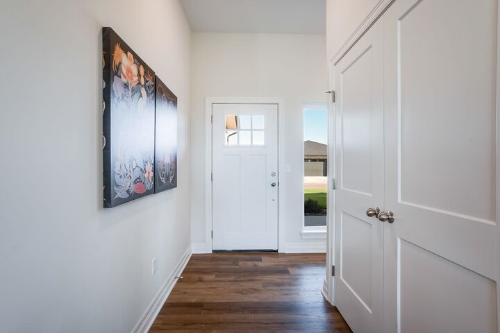 Property Photo:  1631 N Forestview Ct  KS 67235 