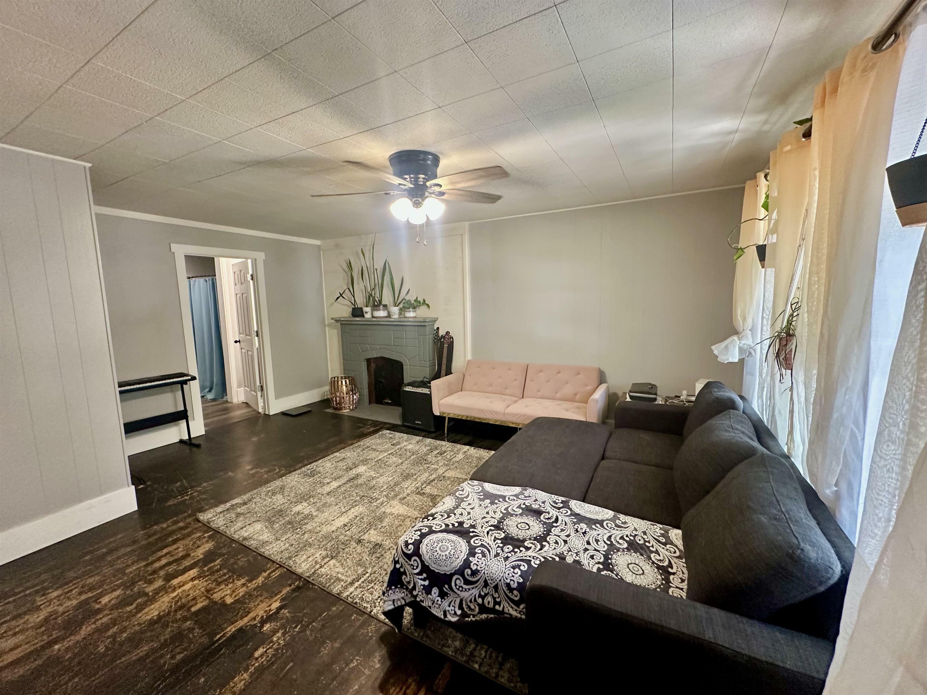 Property Photo: 918 N Logan St KS 67114
