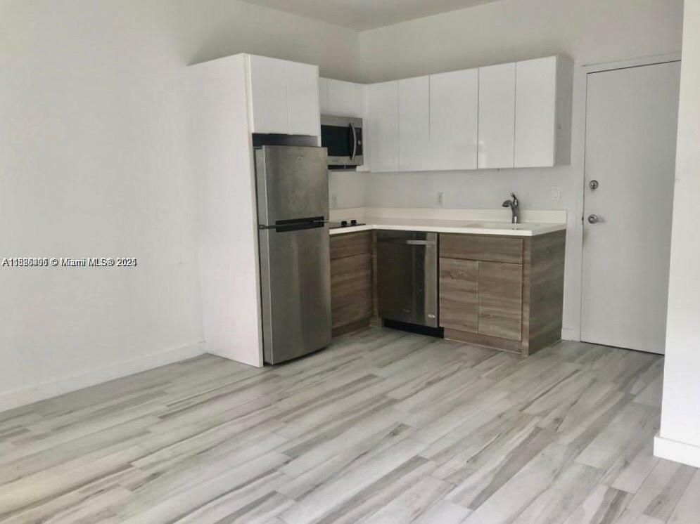 Property Photo: 1560 Meridian Ave 206 FL 33139