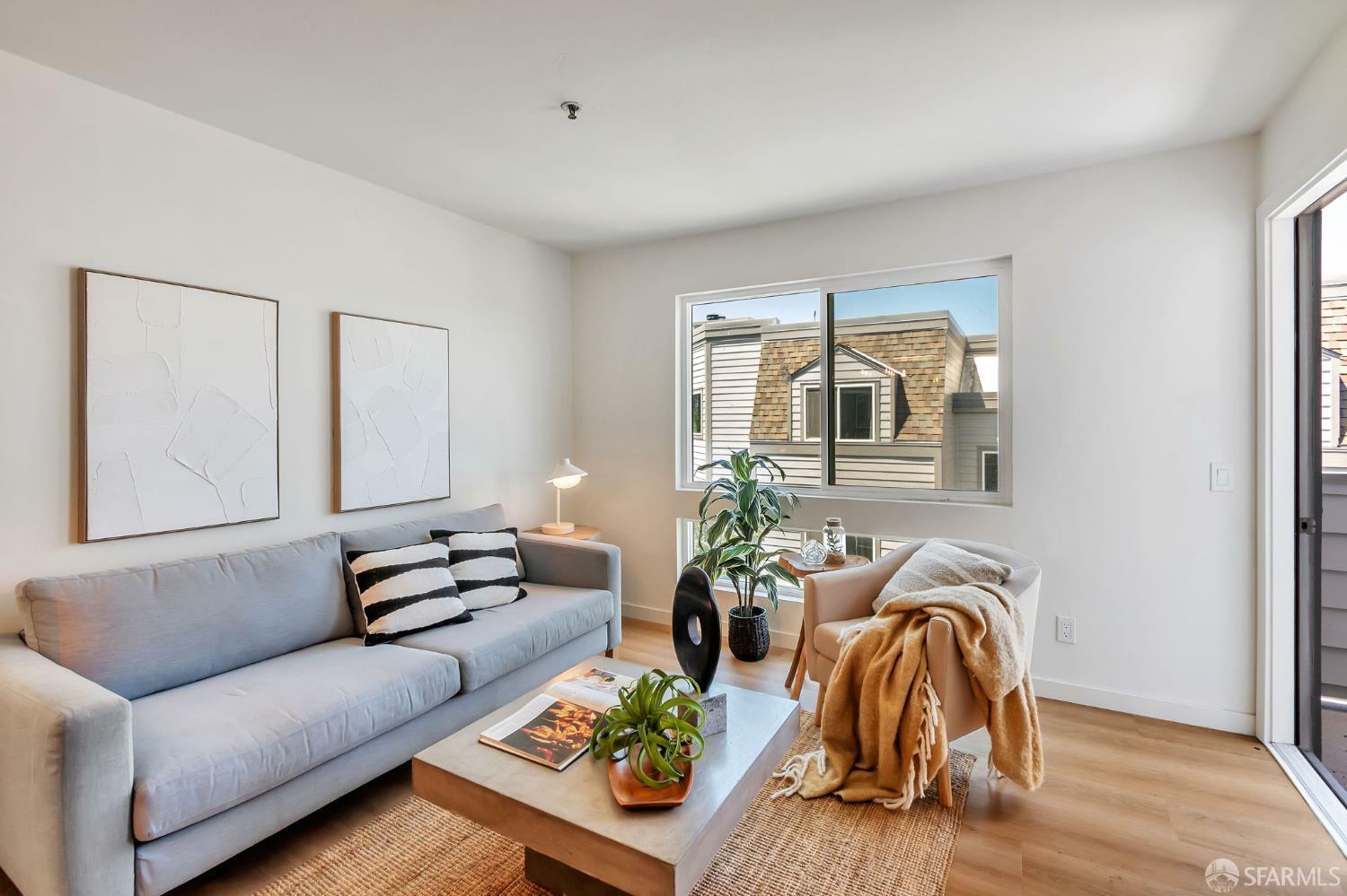 Property Photo: 6400 Christie Avenue 4415 CA 94608