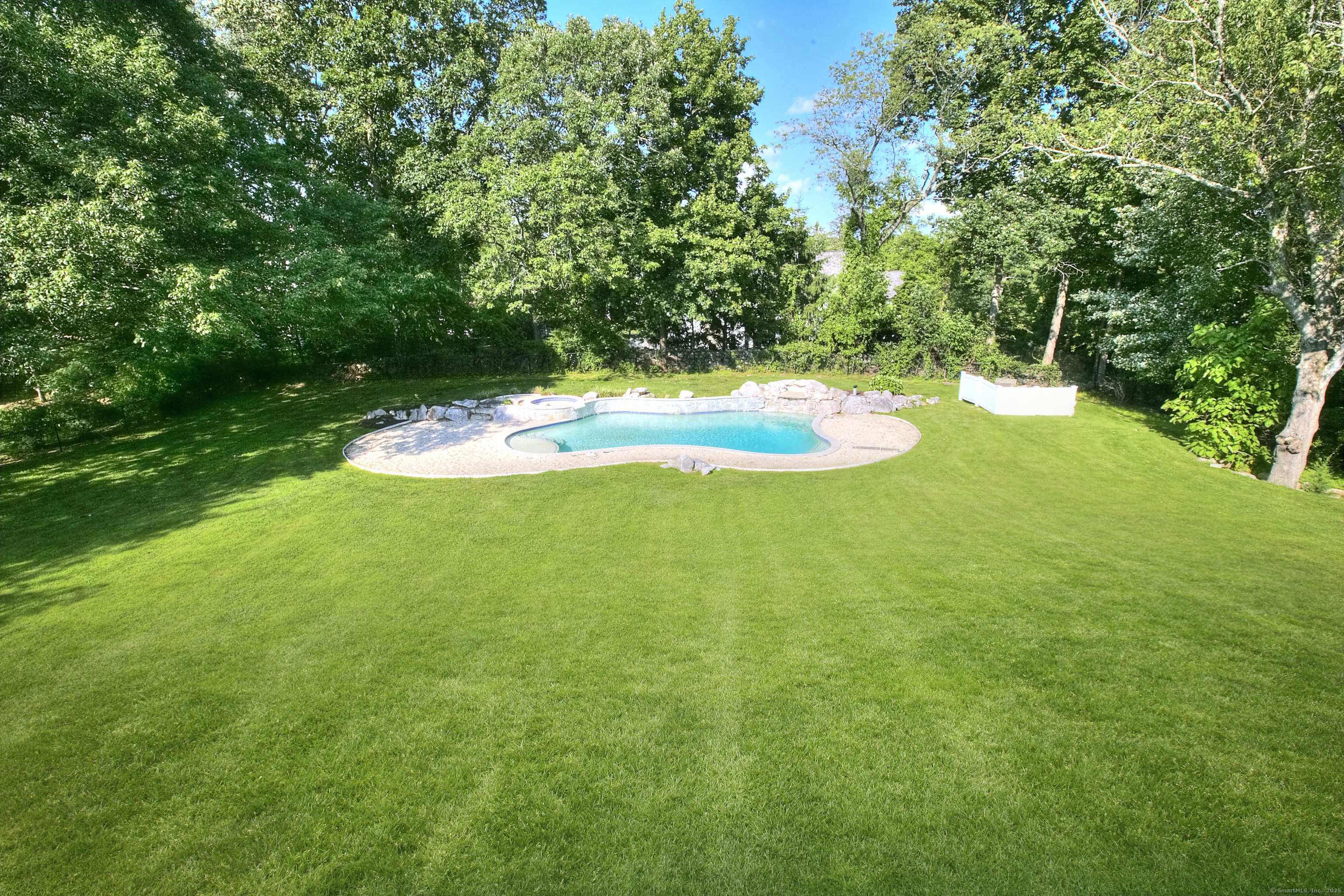 Property Photo: 4 Jennings Court CT 06880