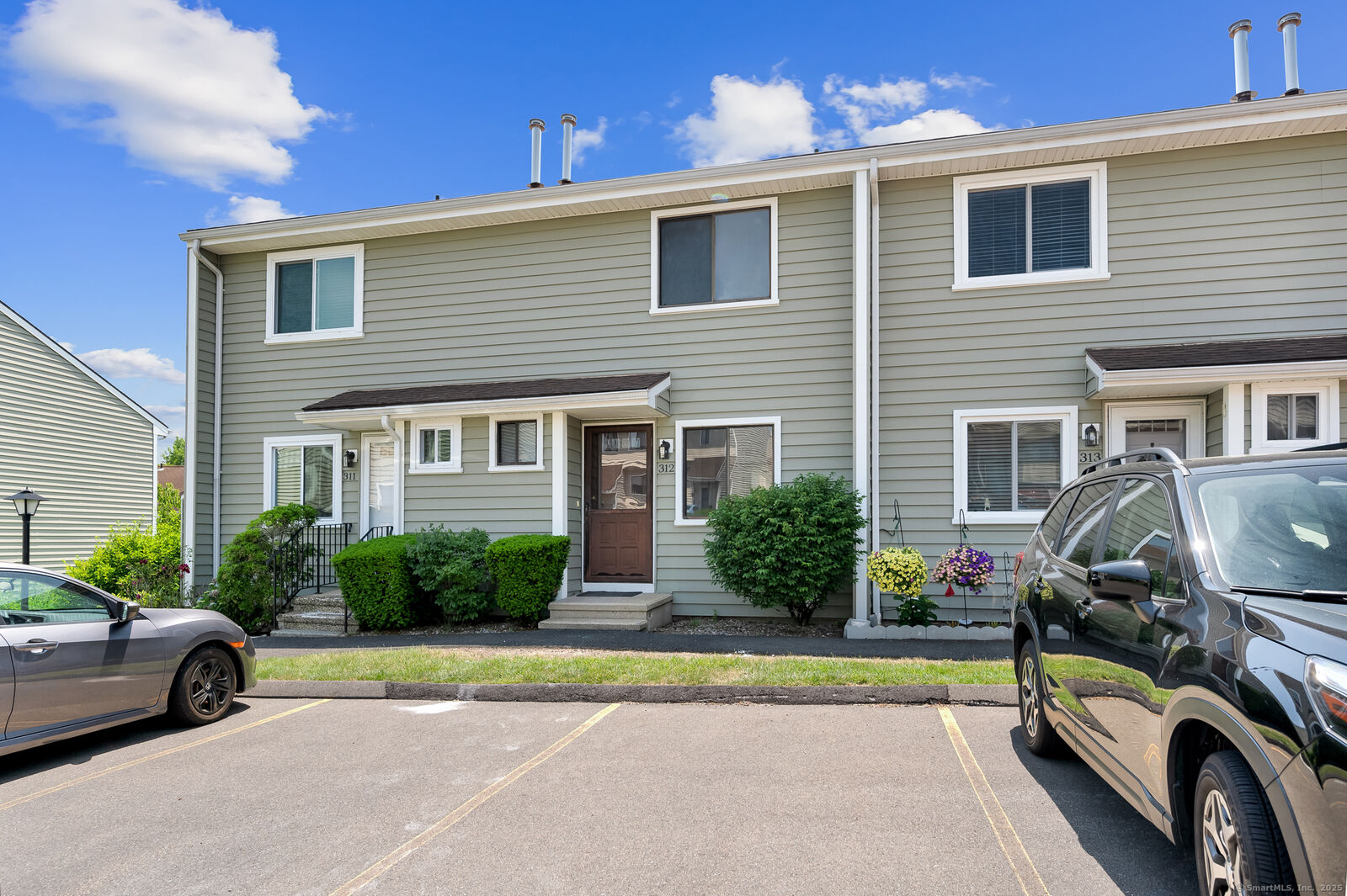 Property Photo:  312 Monticello Drive 312  CT 06405 