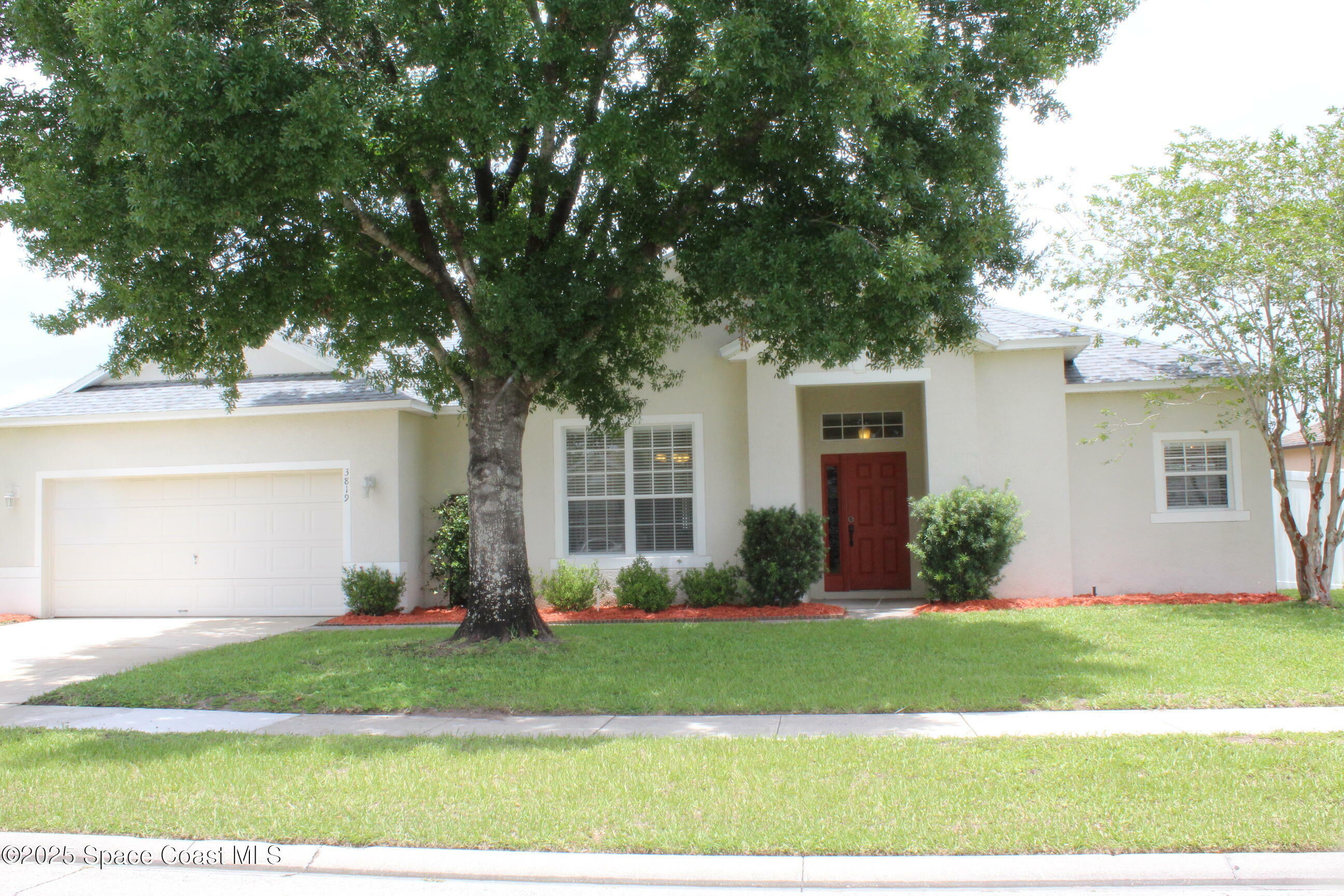 Property Photo: 3819 Wood Thrush Drive FL 34744