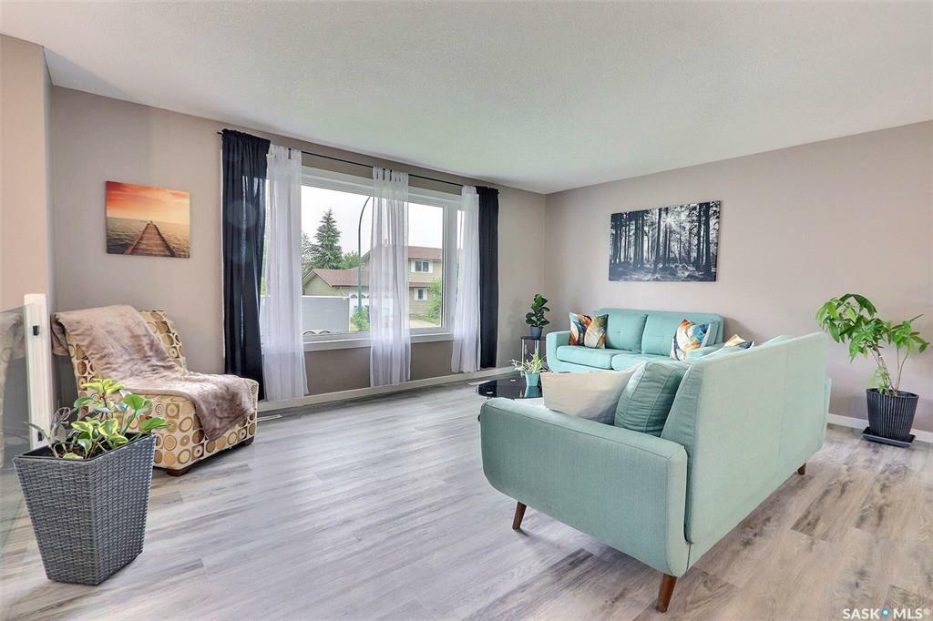 Property Photo:  1010 Wyllie Crescent  SK S6V 6L8 