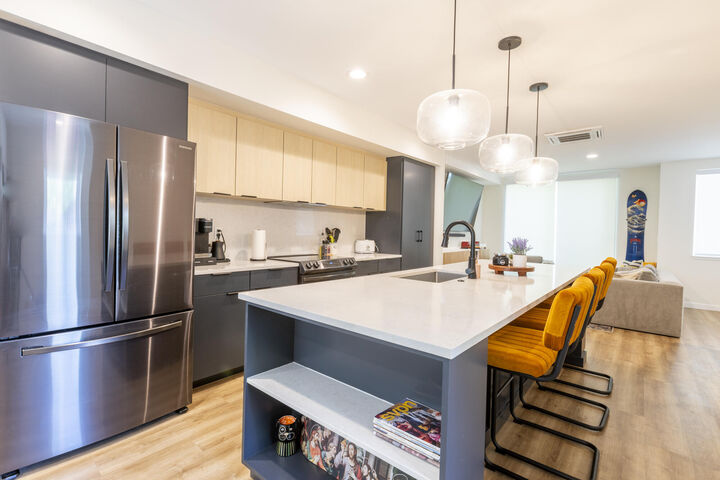 Property Photo:  410 N River St 10  ID 83333 