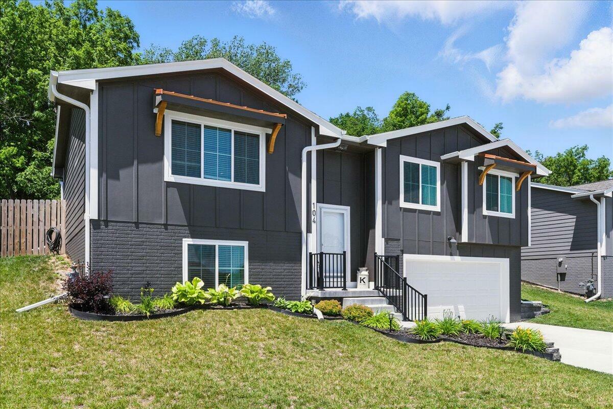Property Photo: 104 Maplewood Circle IA 51534