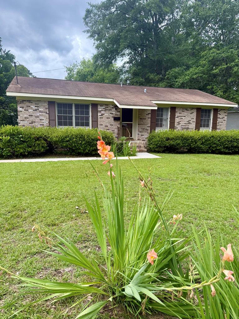 Property Photo: 111 Saint Johns AL 36301