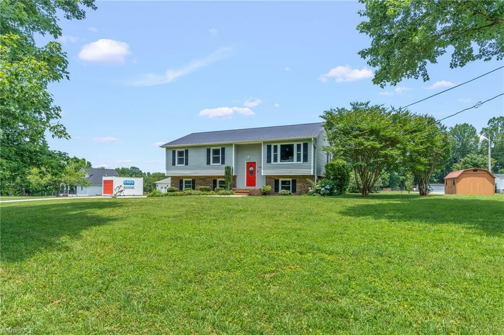 Property Photo: 2664 Old Thomasville Road NC 27107
