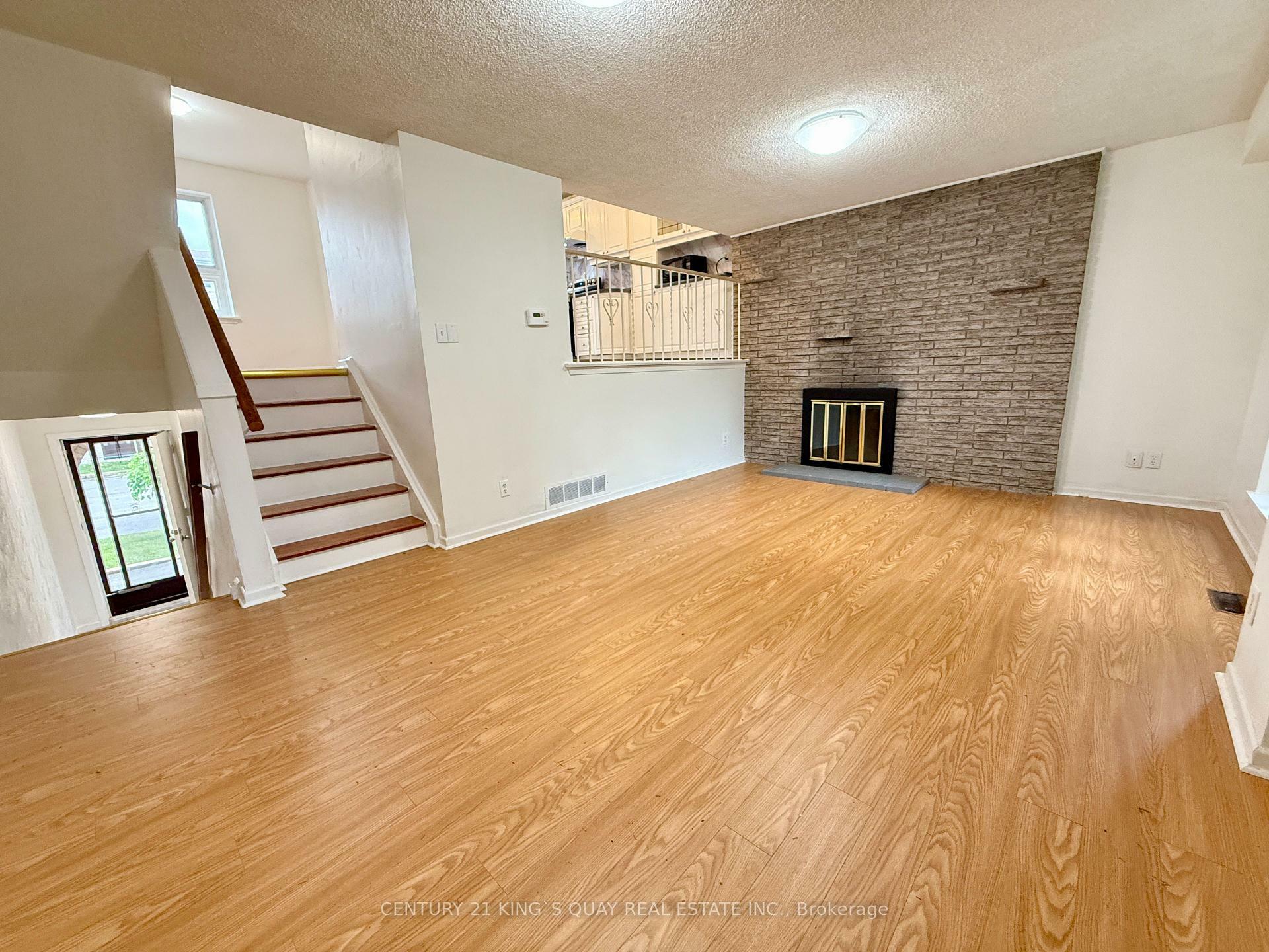 Property Photo: 79 Rameau Drive 3 ON M2H 1T6
