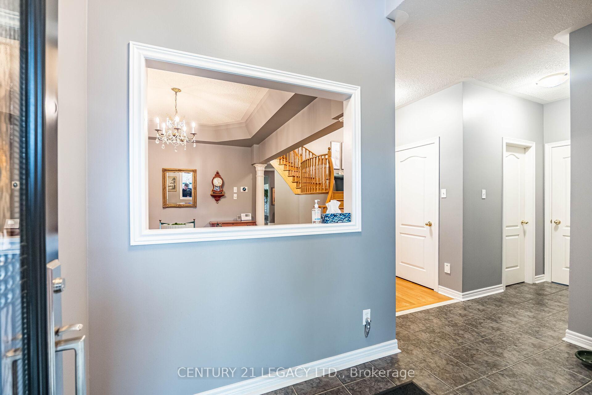 Photo de la propriété: 6882 Gooderham Estate Boulevard ON L5W 1B1