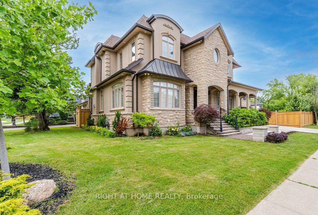 Photo de la propriété: 523 Brookside Drive ON L6K 1R4
