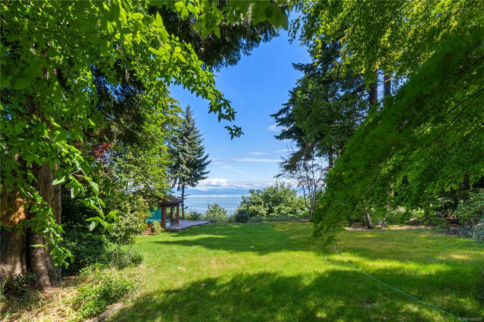 Property Photo: 5948 Waldbank Rd BC V9V 1C8