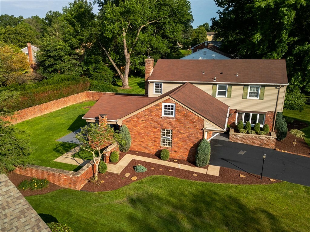 Property Photo: 836 Fredericka Drive PA 15102