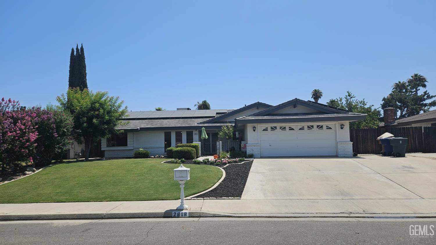 Property Photo: 2608 Cheshire Drive CA 93309
