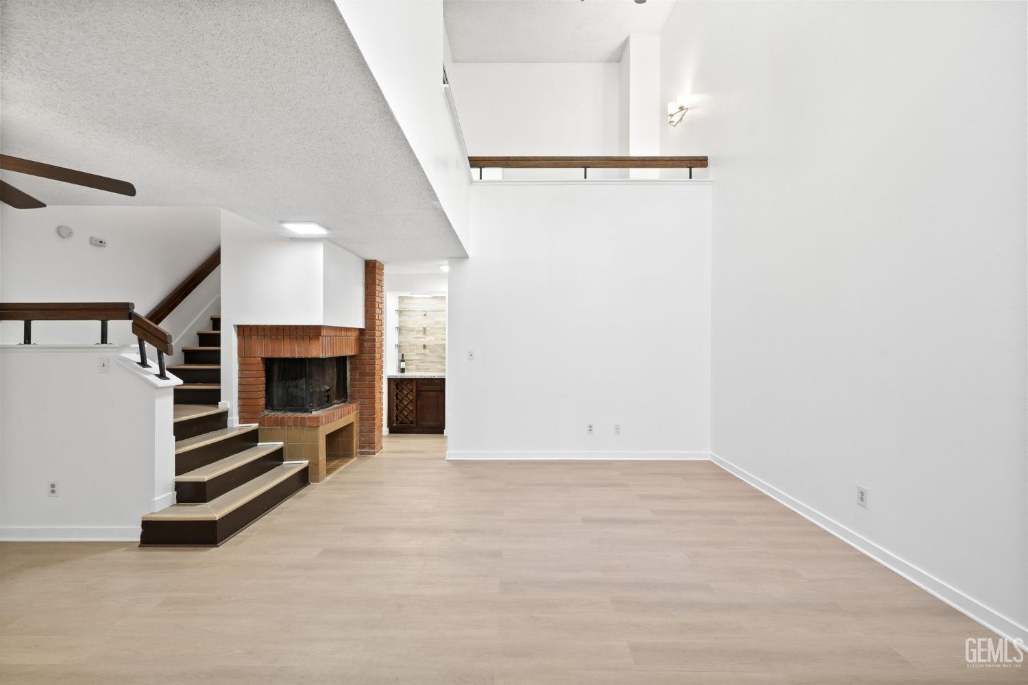 Property Photo: 3301 Columbus Street 3 CA 93306