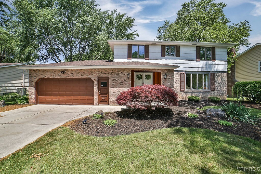 Property Photo: 79 Pin Oak Circle NY 14072
